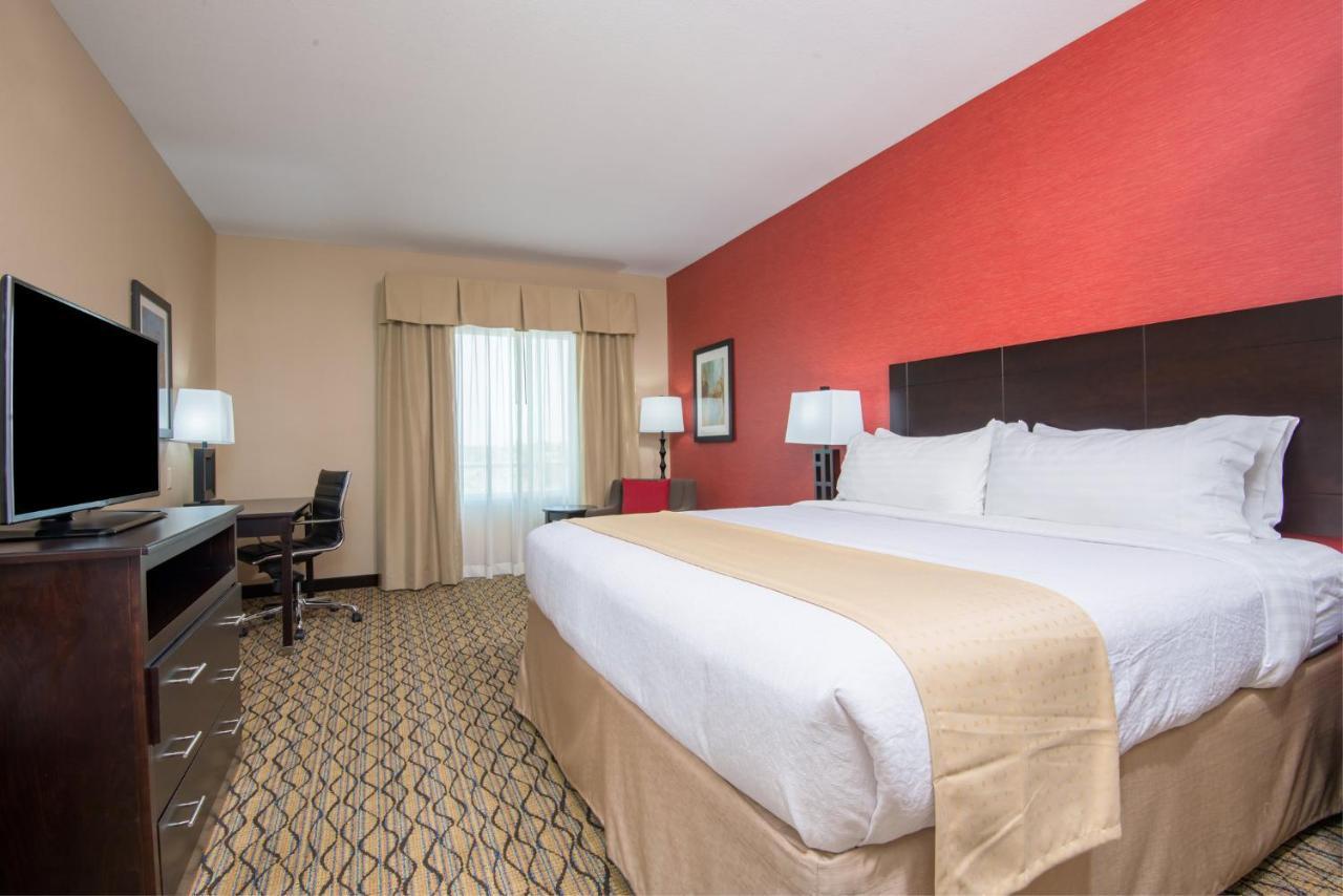 Holiday Inn Salina By Ihg Buitenkant foto