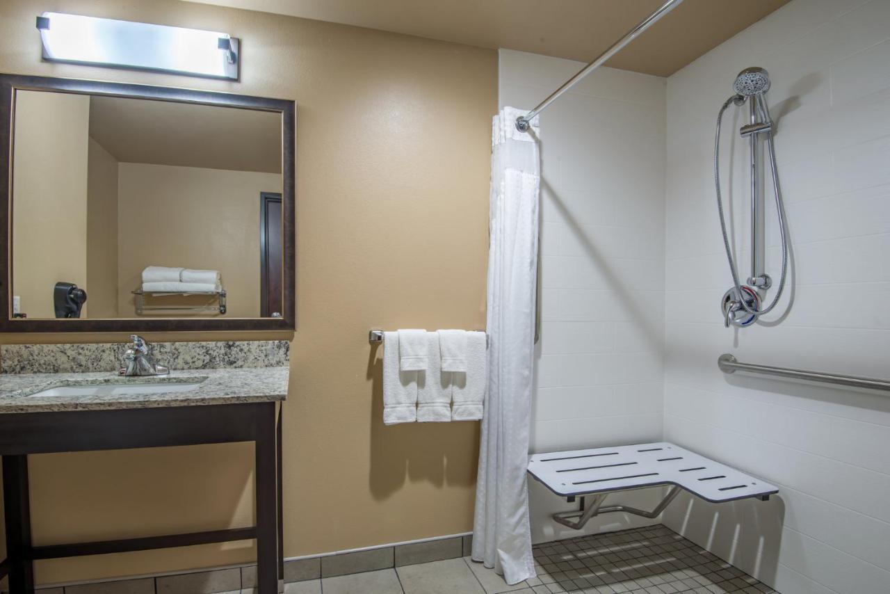 Holiday Inn Salina By Ihg Buitenkant foto